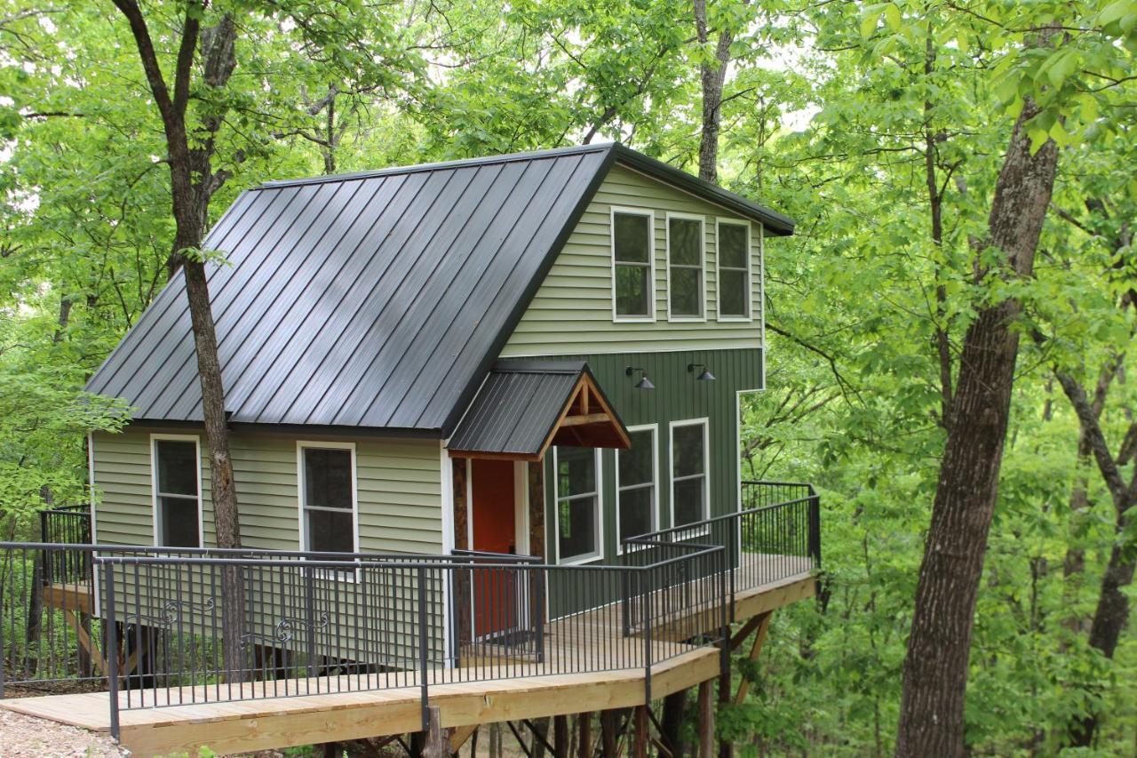 Villa Secluded Treehouse In The Woods - Tree Hugger Hideaway Branson Exterior foto